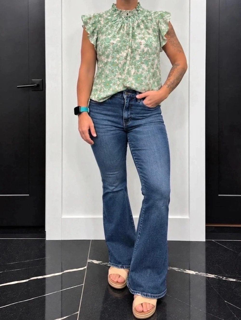 Melloday Floral Ruffle Sleeve Blouse in Green & Pink Size Medium